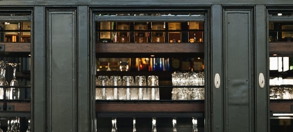 Terminal Bar on the Plaza 2